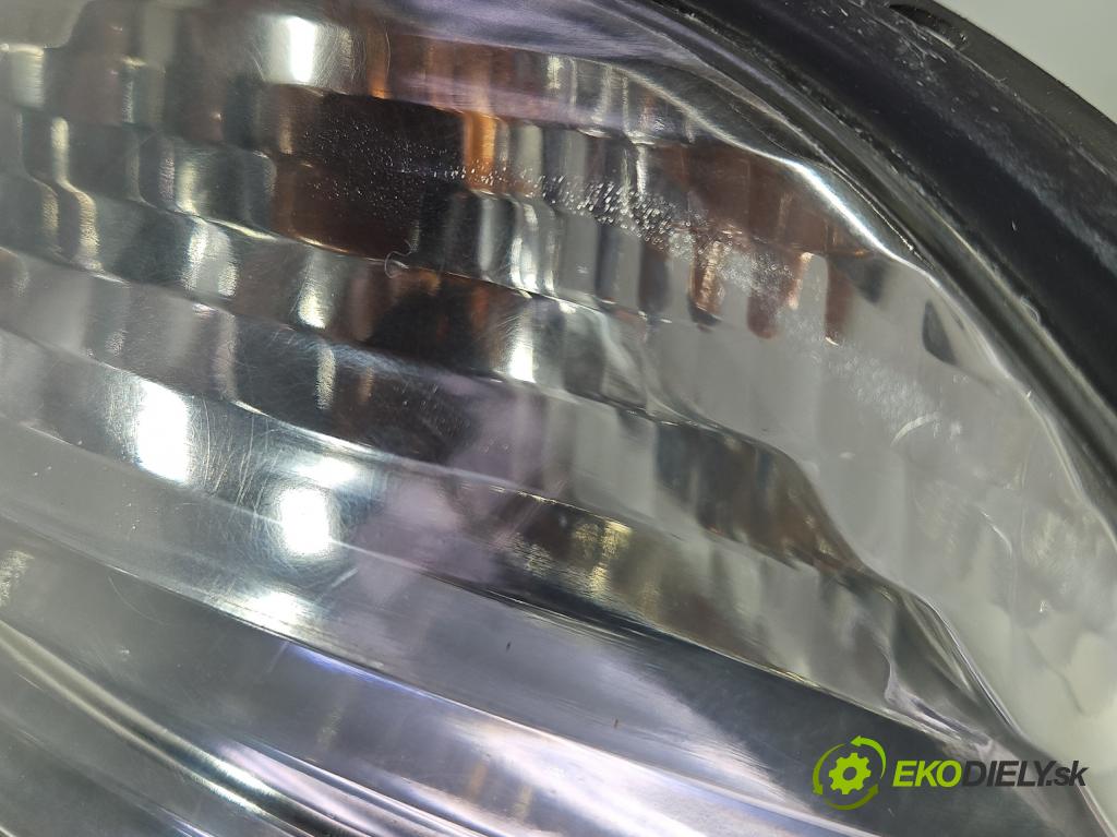 Renault Scenic I 1996-2003 1.6 16V 107 HP manual 79 kW 1598 cm3 5- Reflektor: pravý 7700432097 (Pravé)