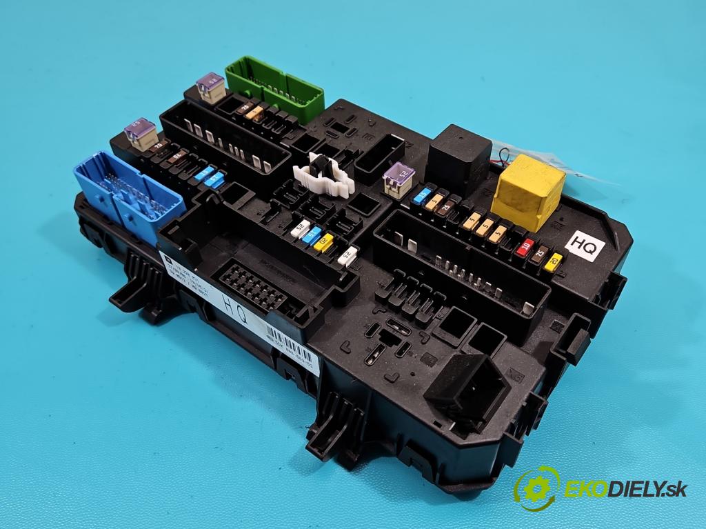 Opel Astra III 2004-2014 1.9 cdti 101 hp manual 74 kW 1910 cm3 5- skříňka pojistková 13220831 (Pojistkové skříňky)