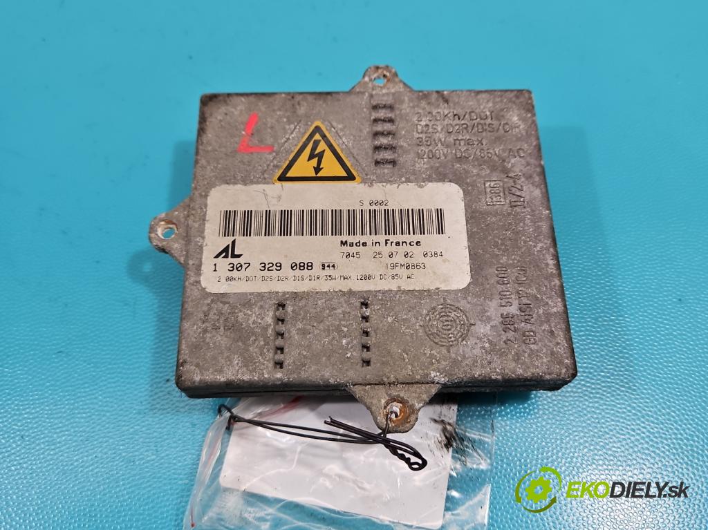 Mercedes A W169 2004-2012 2.0 cdi 109 HP manual 80 kW 1992 cm3 5- střídač: xenon 1307329088 (Riadiaca jednotka xenónu)