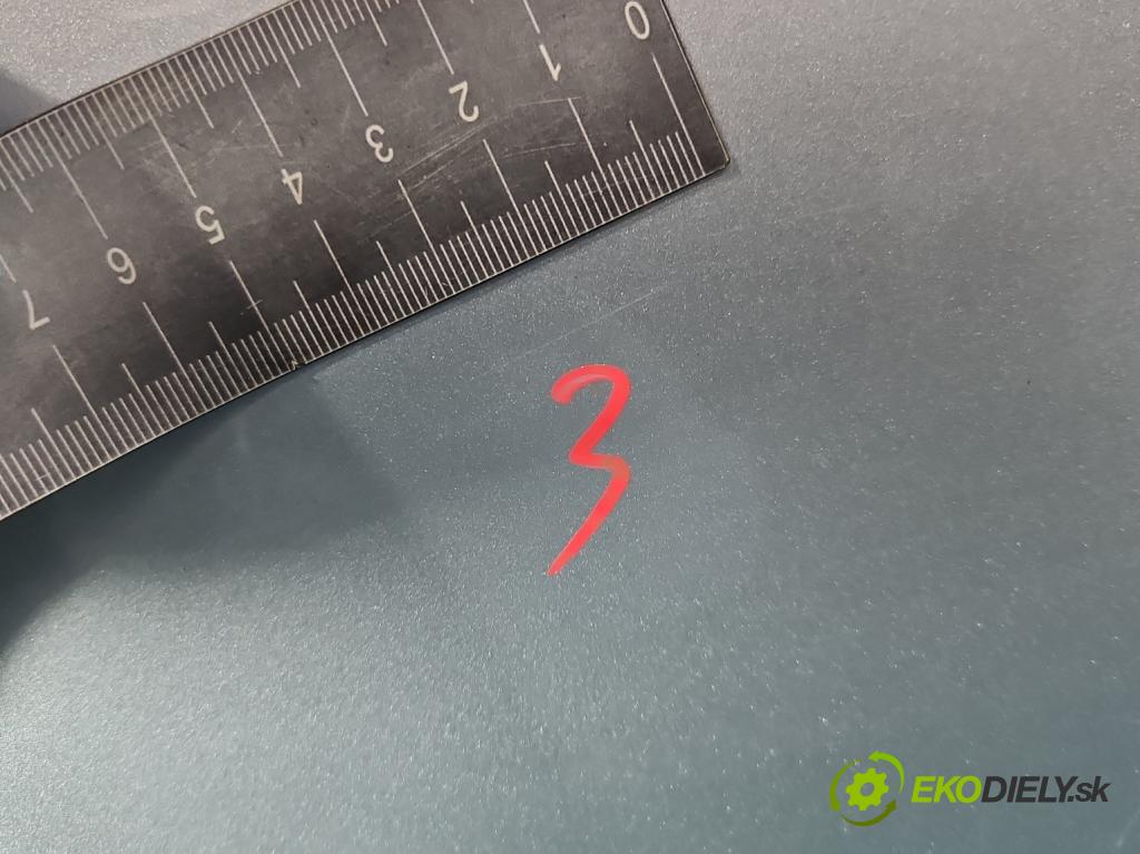 Vw Touran I 2003-2015 1.6 fsi 116 hp manual 85 kW 1598 cm3 5- zadní kufrové dveře  (Zadní kapoty)