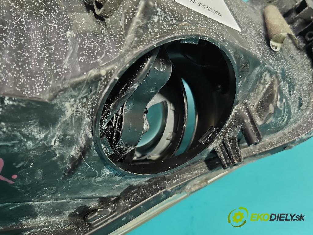 Opel Insignia A 2008-2017 2.0 T 220KM automatic 162 kW 1998 cm3 5- Reflektor: pravý  (Pravé)