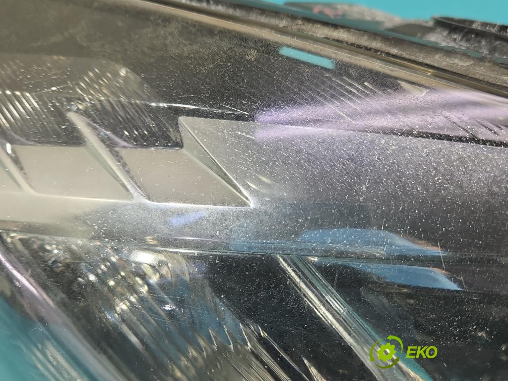 Opel Insignia A 2008-2017 2.0 T 220KM automatic 162 kW 1998 cm3 5- Reflektor: pravý  (Pravé)