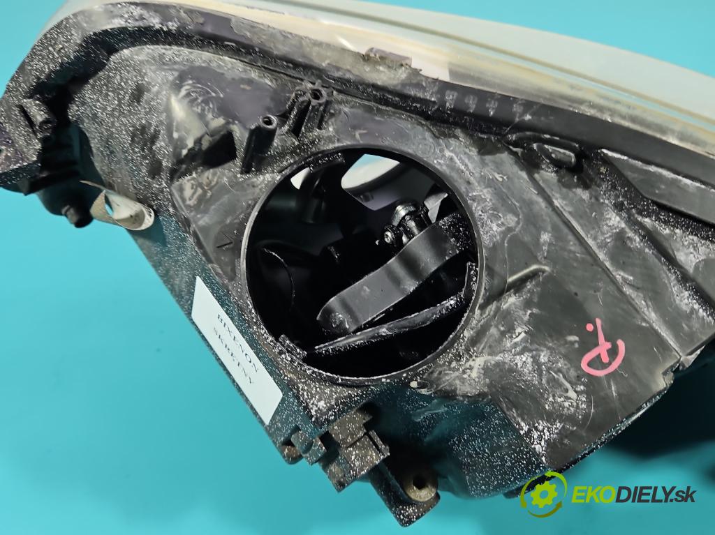 Opel Insignia A 2008-2017 2.0 T 220KM automatic 162 kW 1998 cm3 5- Reflektor: pravý  (Pravé)