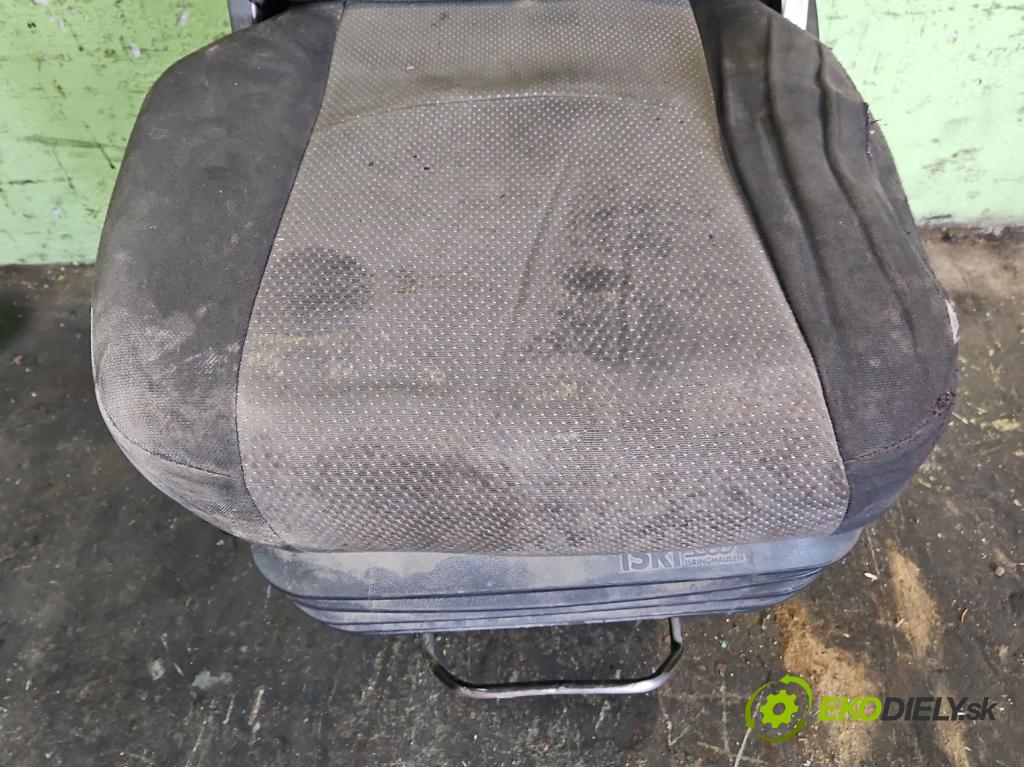 Iveco Daily IV 2006-2014 2.3 HPI 106 HP manual 78 kW 2287 cm3 5- Sedačka ľavý  (Sedačky, sedadlá)