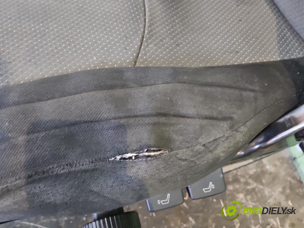 Iveco Daily IV 2006-2014 2.3 HPI 106 HP manual 78 kW 2287 cm3 5- Sedačka ľavý  (Sedačky, sedadlá)