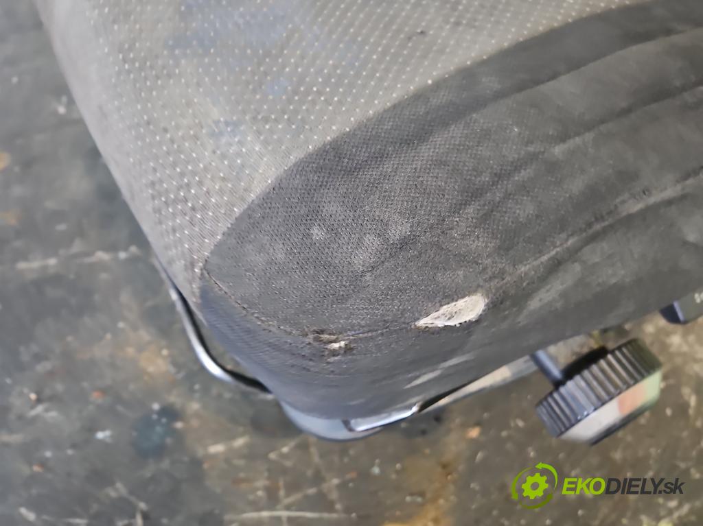 Iveco Daily IV 2006-2014 2.3 HPI 106 HP manual 78 kW 2287 cm3 5- Sedačka ľavý  (Sedačky, sedadlá)