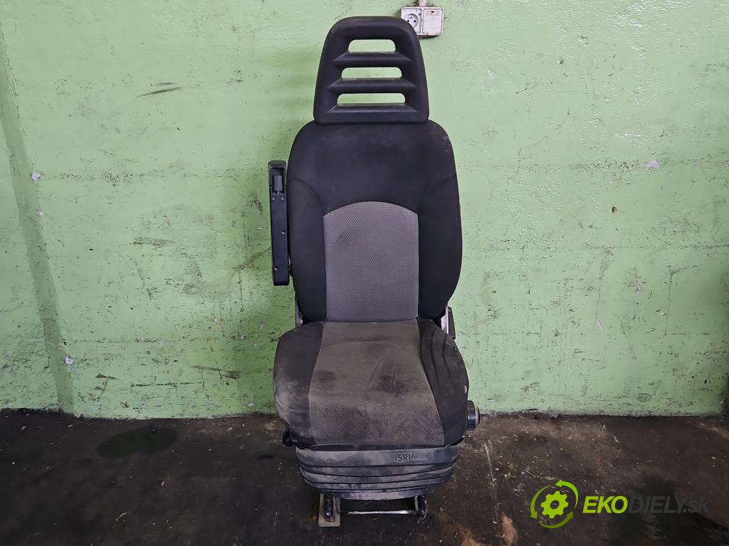 Iveco Daily IV 2006-2014 2.3 HPI 106 HP manual 78 kW 2287 cm3 5- Sedačka ľavý  (Sedačky, sedadlá)