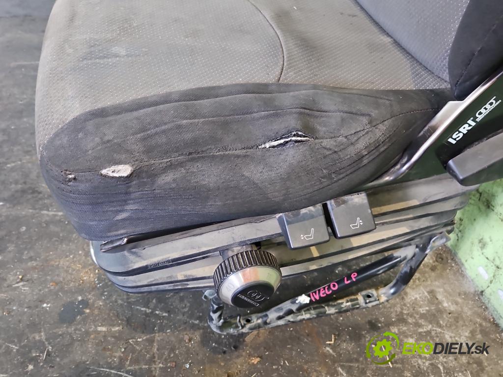 Iveco Daily IV 2006-2014 2.3 HPI 106 HP manual 78 kW 2287 cm3 5- Sedačka ľavý  (Sedačky, sedadlá)