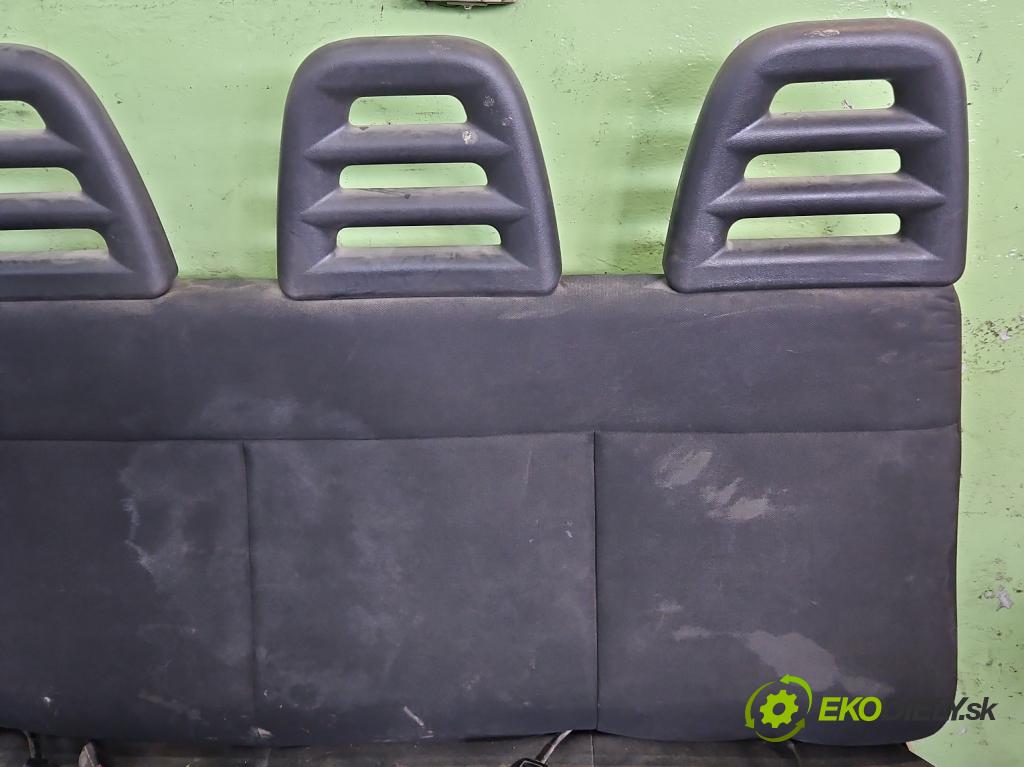 Iveco Daily IV 2006-2014 2.3 HPI 106 HP manual 78 kW 2287 cm3 5- Pohovka: zadné  (Sedačky, sedadlá)