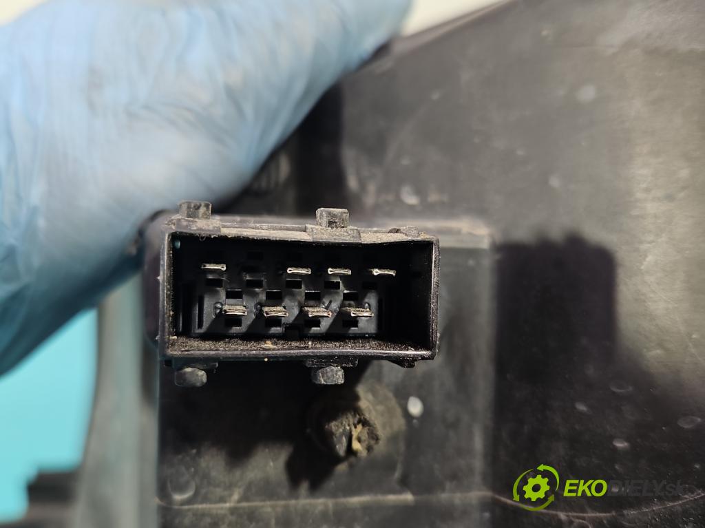 Citroen Berlingo I 1996-2008 1.9d 69KM manual 51 kW 1868 cm3 5- Reflektor: pravý  (Pravé)