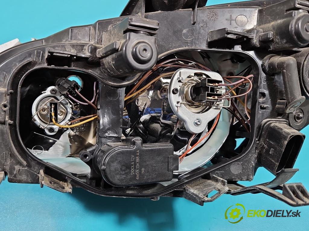 Ford Focus Mk2 2004-2011 1.6 16V 116 HP manual 85 kW 1596 cm3 5- Reflektor: pravý 4M51-13099-AD (Pravé)