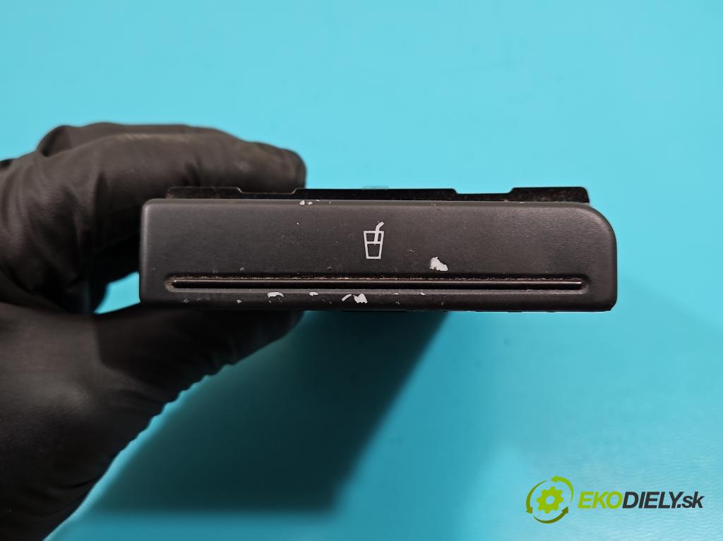 Audi A4 B6 2000-2004 1.6 8V 102 HP manual 75 kW 1595 cm3 4- Rukojeť: na nápoje: 8E1862534H (Úchyty, držiaky na nápoje)