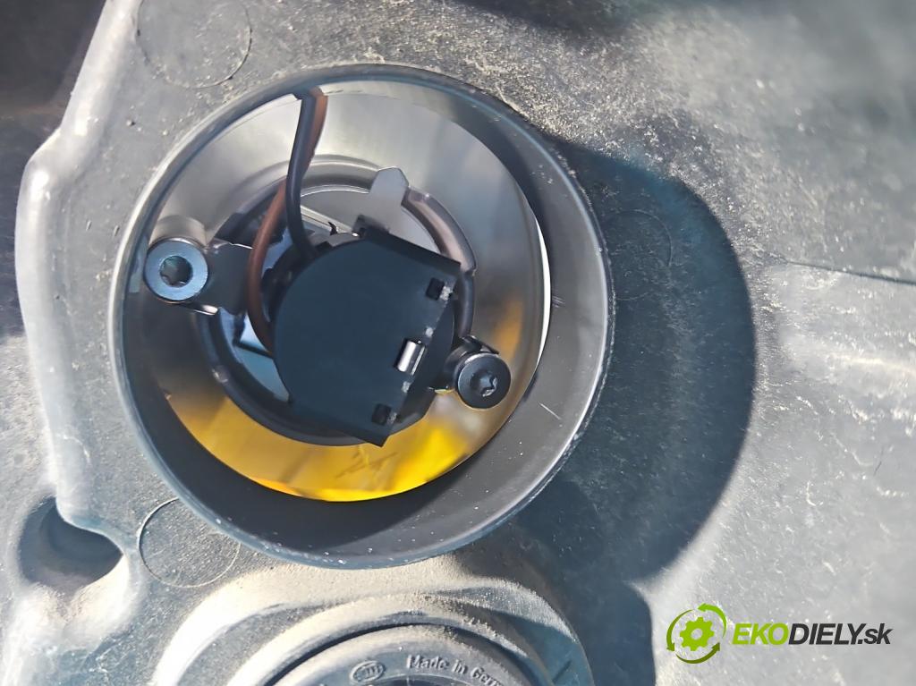 Ford Kuga Mk1 2008-2013 2.0 TDCi 136 HP manual 100 kW 1997 cm3 5- Reflektor: pravý 8V41-13W029-AC (Pravé)