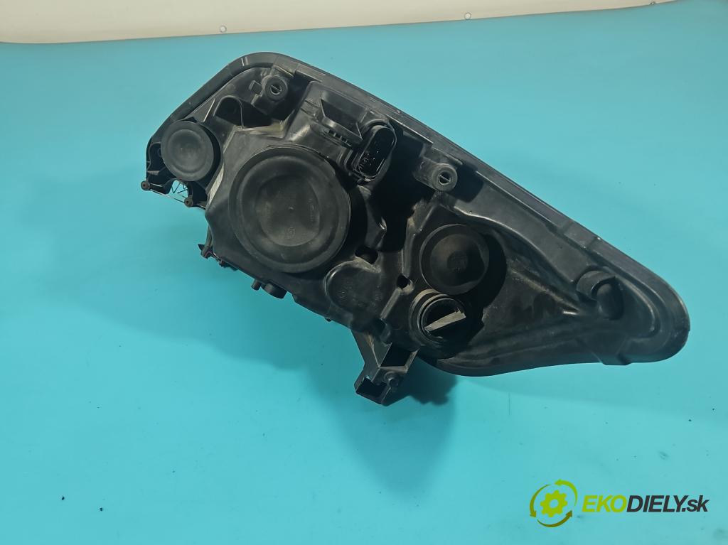 Ford Kuga Mk1 2008-2013 2.0 TDCi 136 HP manual 100 kW 1997 cm3 5- Reflektor: pravý 8V41-13W029-AC (Pravé)