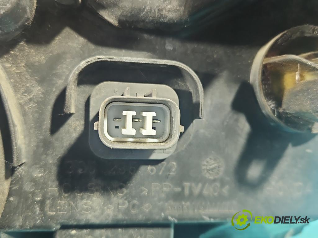 Honda Civic VII 2000-2006 1.4 16v 90 HP manual 66 kW 1396 cm3 5- Reflektor: pravý 0301193302 (Pravé)