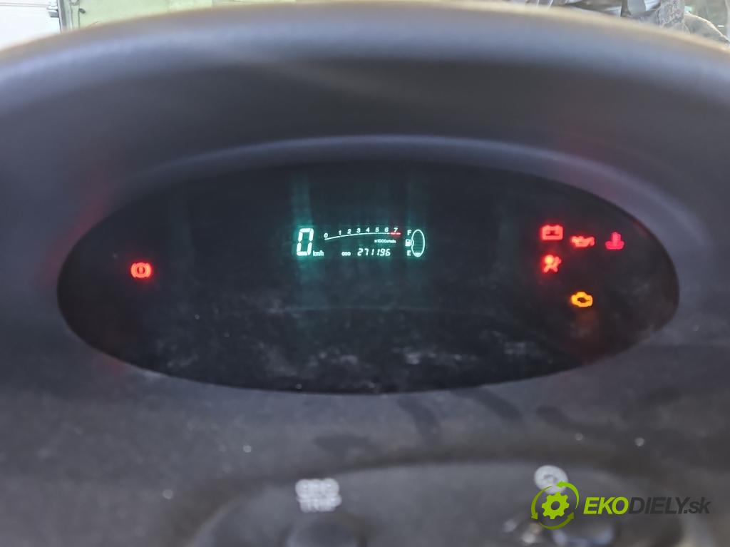 Toyota Yaris I 1999-2005 1.0 vvti 68 HP manual 50 kW 998 cm3 5- prístrojovka/ budíky 83800-52120 (Prístrojové dosky, displeje)