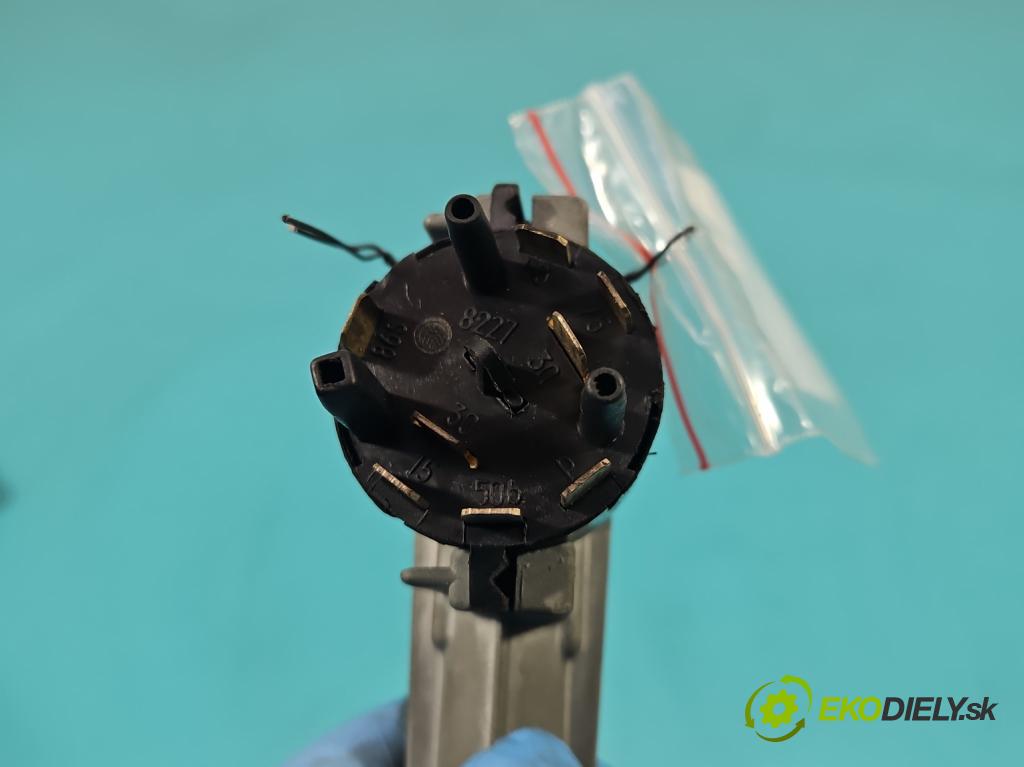 Audi 80 B4 1991-1994 2.0 90 HP manual 66 kW 1985 cm3 5- Spínačka (Spínacie skrinky a kľúče)