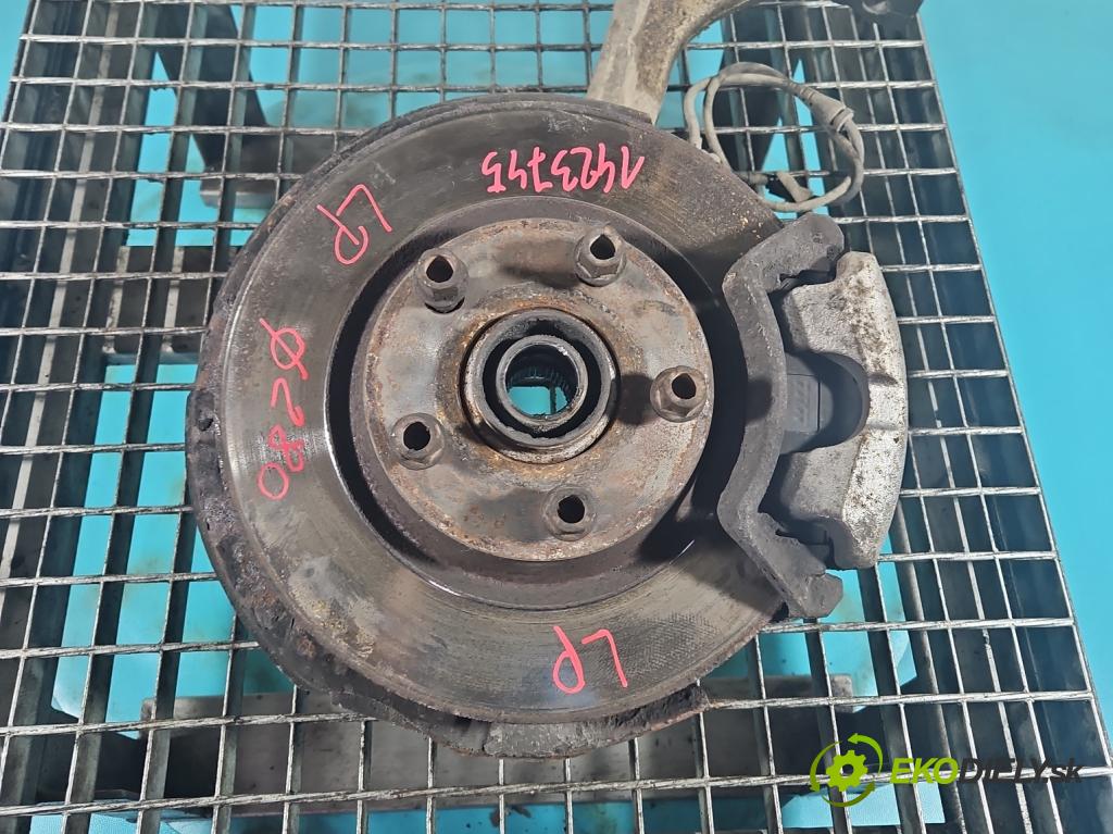 Audi A4 B6 2000-2004 1.6 8V 102 HP manual 75 kW 1595 cm3 4- náboj ľavé  (Náboje)