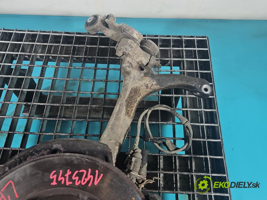 Audi A4 B6 2000-2004 1.6 8V 102 HP manual 75 kW 1595 cm3 4- náboj ľavé  (Náboje)