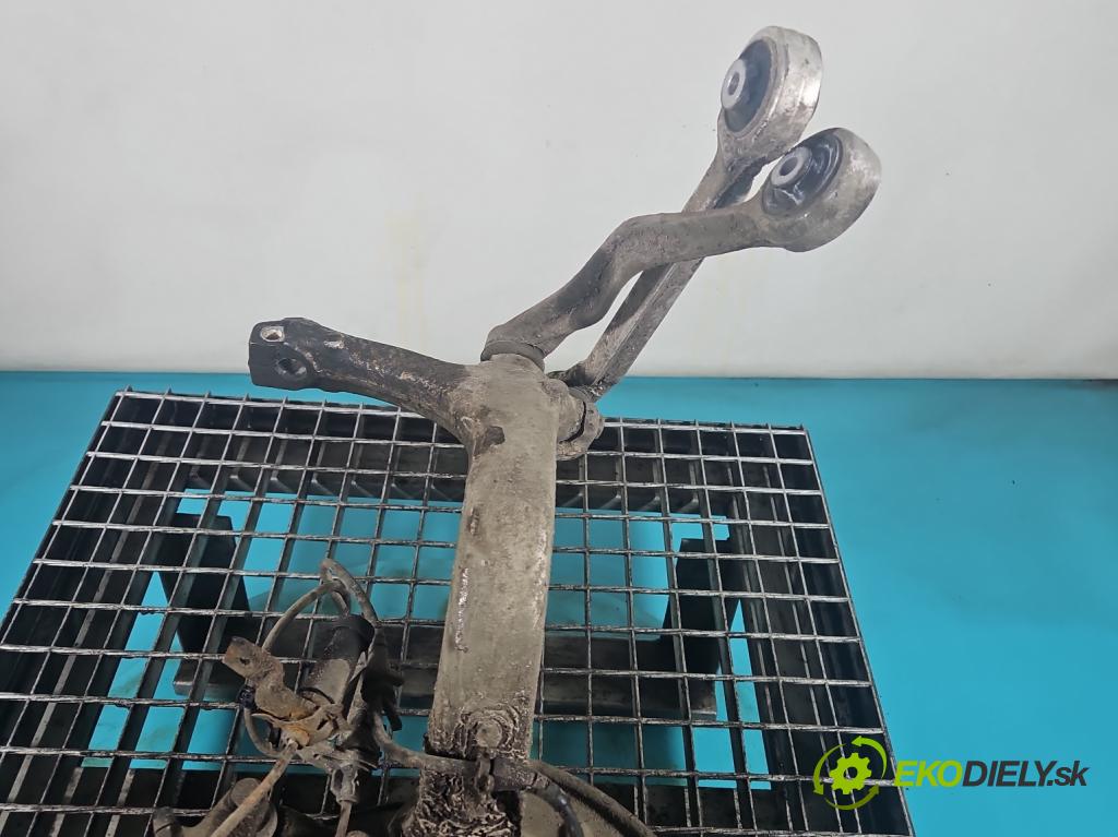 Audi A4 B6 2000-2004 1.6 8V 102 HP manual 75 kW 1595 cm3 4- náboj ľavé  (Náboje)