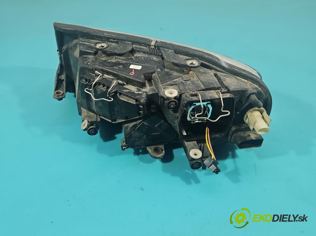 Skoda Superb I 2001-2008 1.9 tdi 131 HP manual 96 kW 1896 cm3 4- Reflektor: pravý (Pravé)