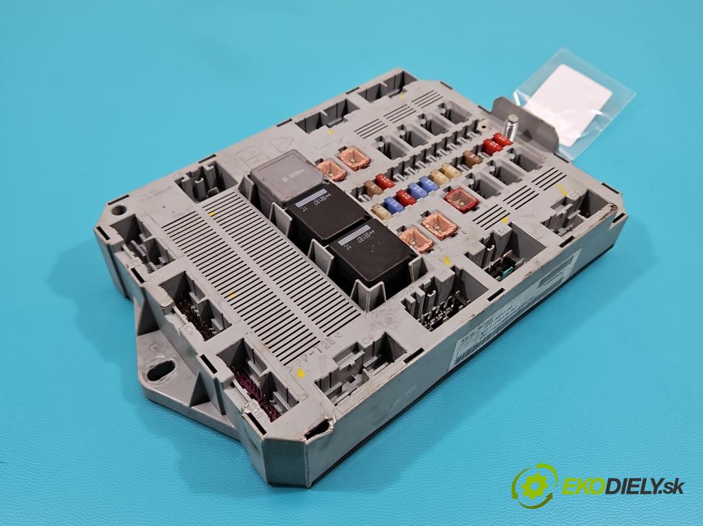 Jaguar XF I X250 2007-2015 2.7 TD V6 207 hp automatic 152 kW 2720 cm3 4- skříňka pojistková 8X2T-14B476-BD (Pojistkové skříňky)