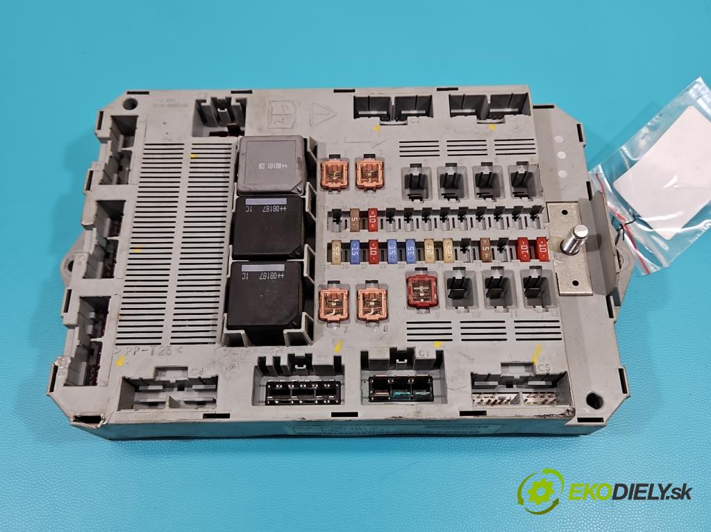 Jaguar XF I X250 2007-2015 2.7 TD V6 207 hp automatic 152 kW 2720 cm3 4- skříňka pojistková 8X2T-14B476-BD (Pojistkové skříňky)