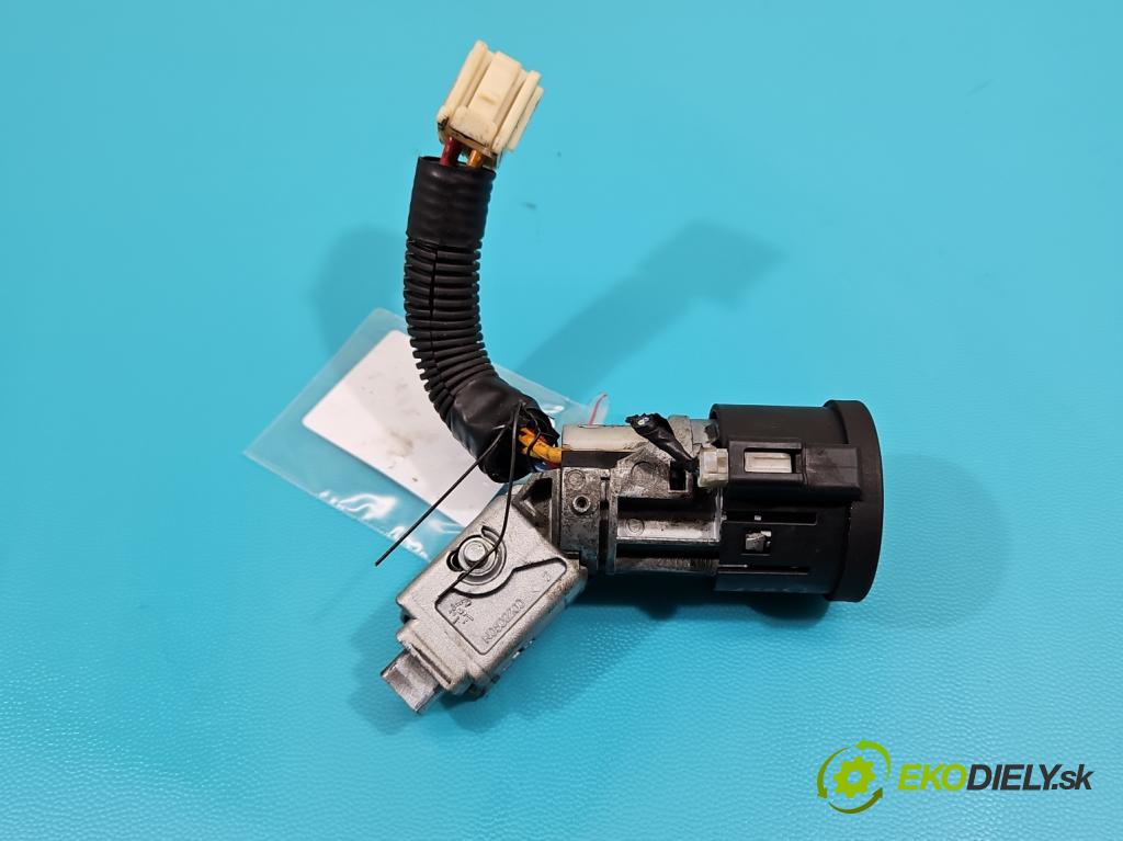 Peugeot 107 1.0 68 HP manual 50 kW 998 cm3 3- Spínačka  (Spínacie skrinky a kľúče)