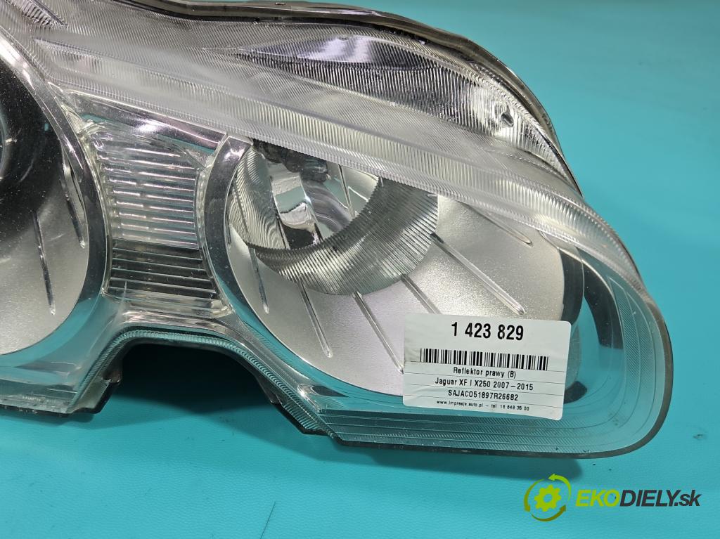 Jaguar XF I X250 2007-2015 2.7 TD V6 207 HP automatic 152 kW 2720 cm3 4- Reflektor: pravý  (Pravé)