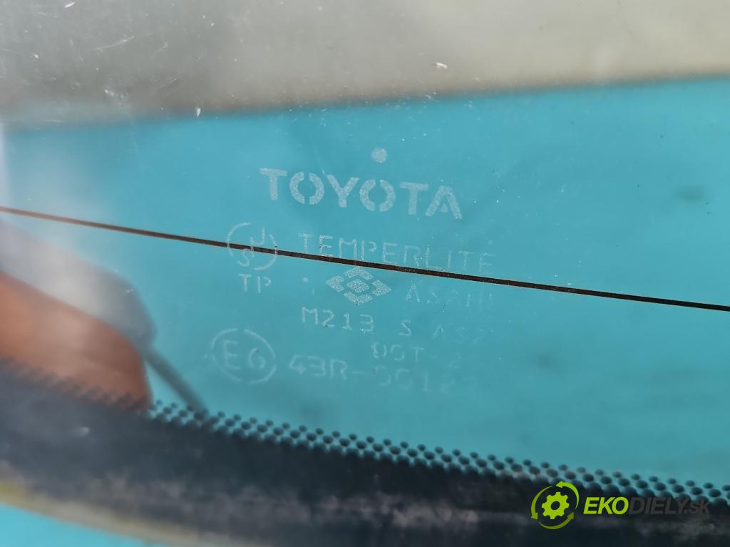 Toyota Yaris I 1999-2005 1.0 vvti 68 hp manual 50 kW 998 cm3 5- sklo zadní  (Okna zadní)