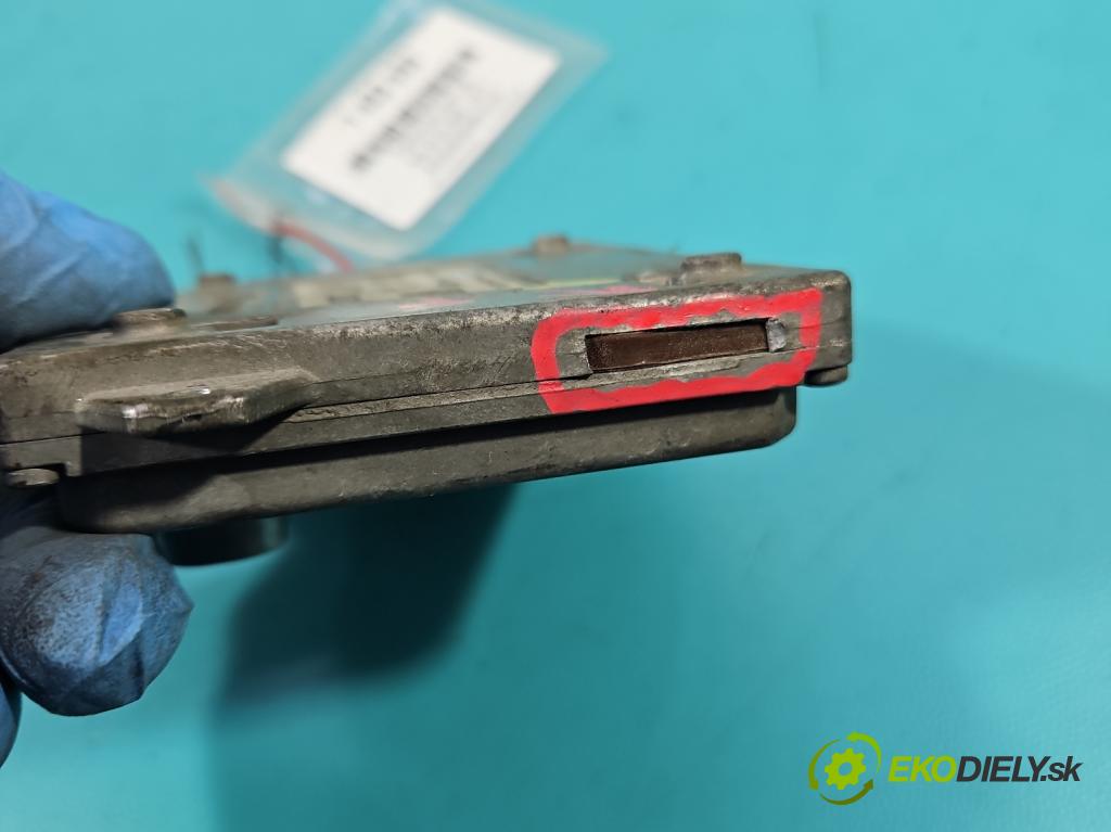 Audi A8 D4 2009-2017 3.0 TFSI automatic 213 kW 2995 cm3 4- střídač: xenon 4H0907472B (Riadiaca jednotka xenónu)