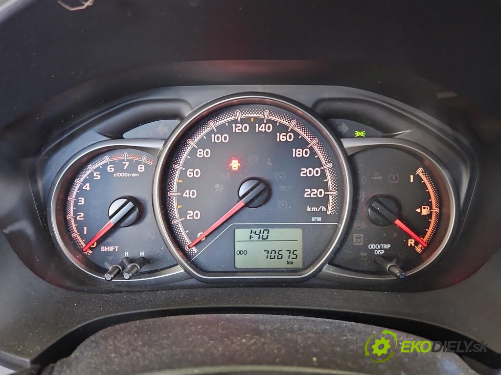 Toyota Yaris III 2011-2020 1.0 VVT-i: 69KM manual 51 kW 998 cm3 3- prístrojovka/ budíky 83800-0U270 (Prístrojové dosky, displeje)