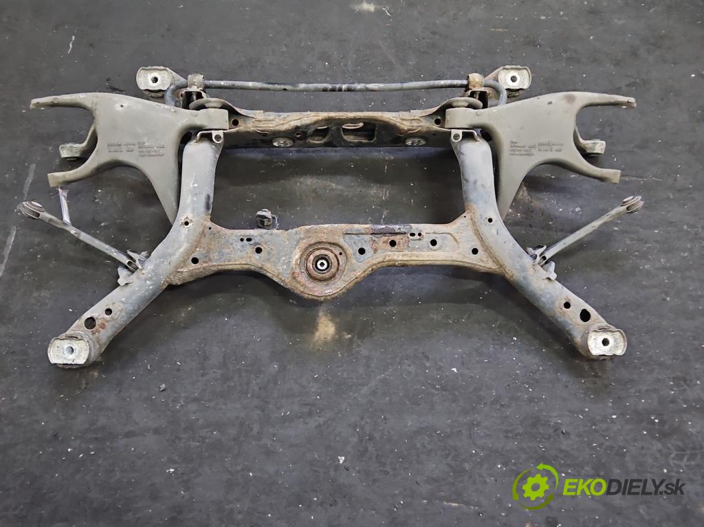 Audi A8 D4 2009-2017 3.0 TFSI automatic 213 kW 2995 cm3 4- zadní výztuha  (Výztuhy zadní)