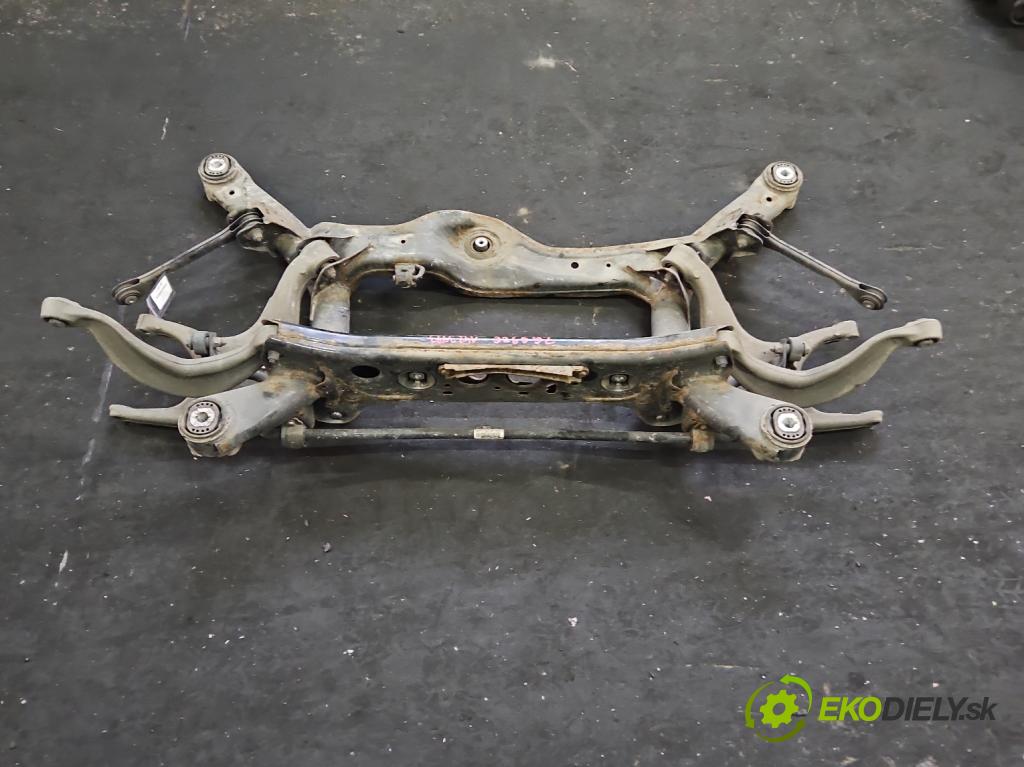 Audi A8 D4 2009-2017 3.0 TFSI automatic 213 kW 2995 cm3 4- zadní výztuha  (Výztuhy zadní)