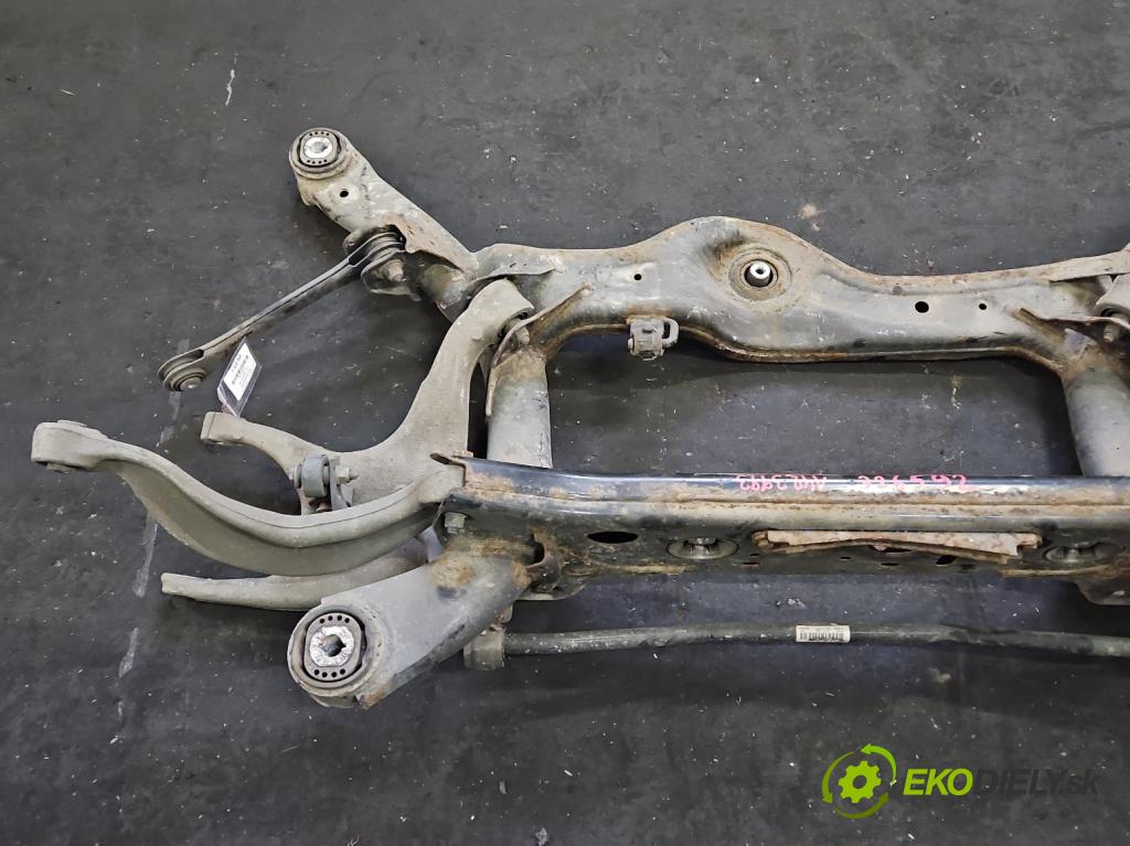 Audi A8 D4 2009-2017 3.0 TFSI automatic 213 kW 2995 cm3 4- zadní výztuha  (Výztuhy zadní)