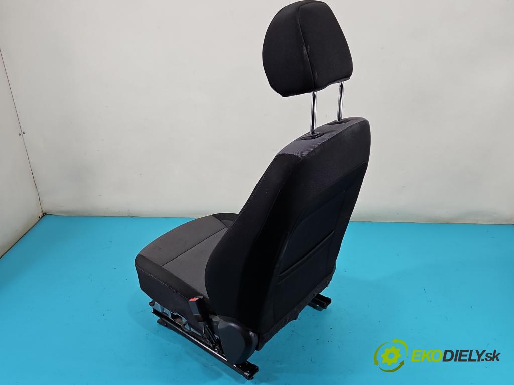 Hyundai i20 II 2014 -2020 1.2 16V 84KM manual 61,8 kW 1248 cm3 5- Sedačka pravý  (Sedačky, sedadlá)