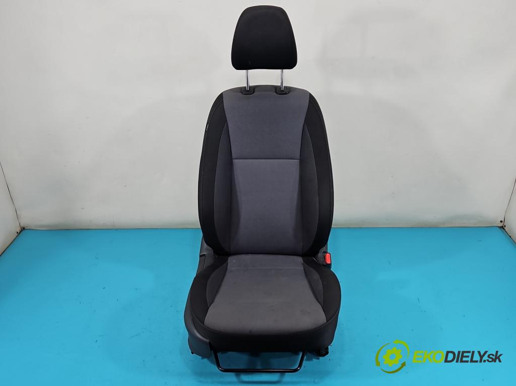 Hyundai i20 II 2014 -2020 1.2 16V 84KM manual 61,8 kW 1248 cm3 5- Sedačka pravý  (Sedačky, sedadlá)