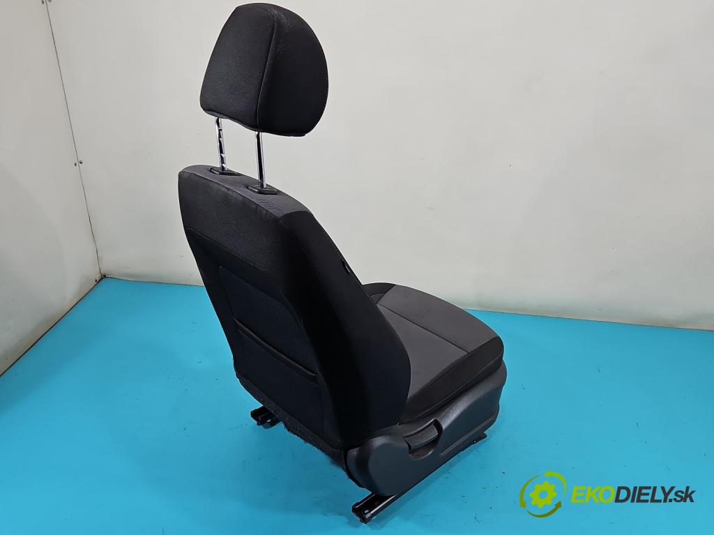 Hyundai i20 II 2014 -2020 1.2 16V 84KM manual 61,8 kW 1248 cm3 5- Sedačka pravý  (Sedačky, sedadlá)