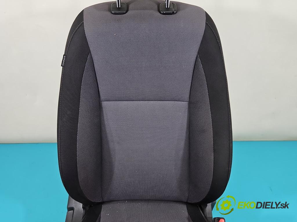 Hyundai i20 II 2014 -2020 1.2 16V 84KM manual 61,8 kW 1248 cm3 5- Sedačka pravý  (Sedačky, sedadlá)