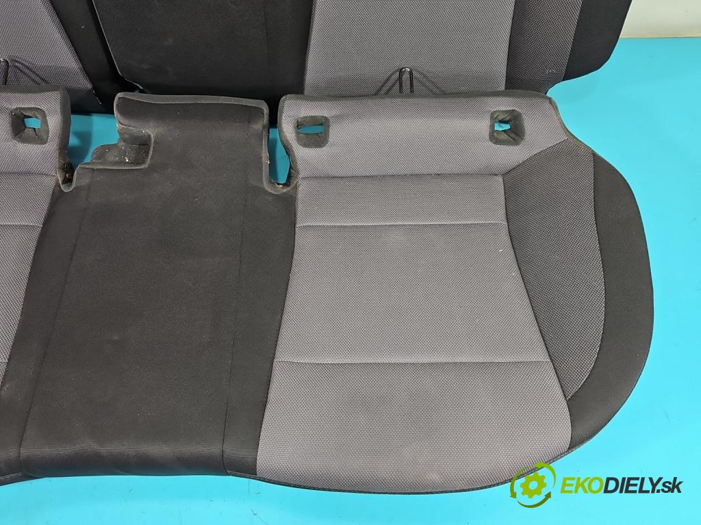 Hyundai i20 II 2014 -2020 1.2 16V (G4LA) 84KM manual 61,8 kW 1248 cm3 5- Pohovka: zadné  (Sedačky, sedadlá)