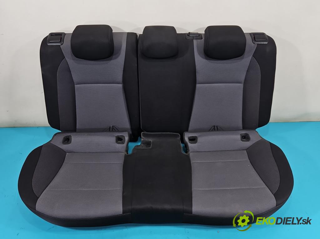 Hyundai i20 II 2014 -2020 1.2 16V (G4LA) 84KM manual 61,8 kW 1248 cm3 5- Pohovka: zadné  (Sedačky, sedadlá)