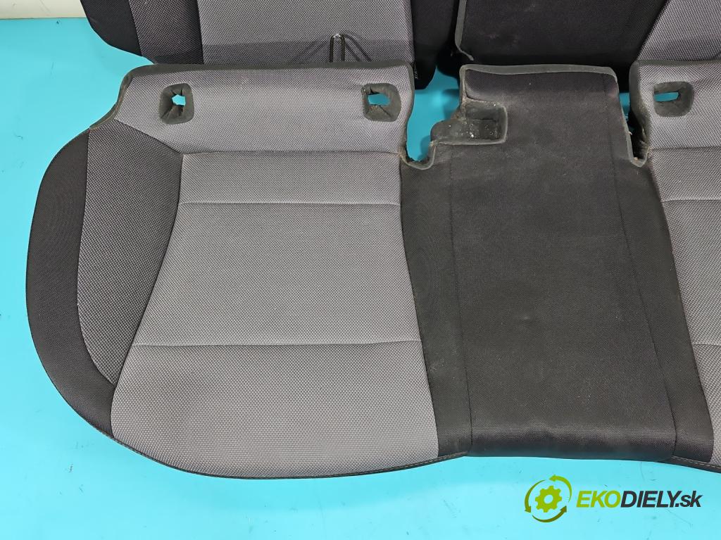 Hyundai i20 II 2014 -2020 1.2 16V (G4LA) 84KM manual 61,8 kW 1248 cm3 5- Pohovka: zadné  (Sedačky, sedadlá)