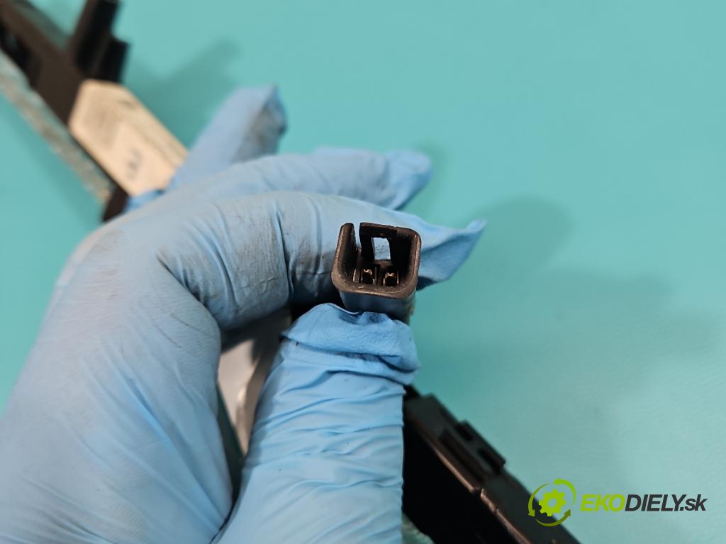 Opel Meriva A 2002-2010 1.6 16V 105 HP manual 77 kW 1598 cm3 5- světlo: stop: 13179989