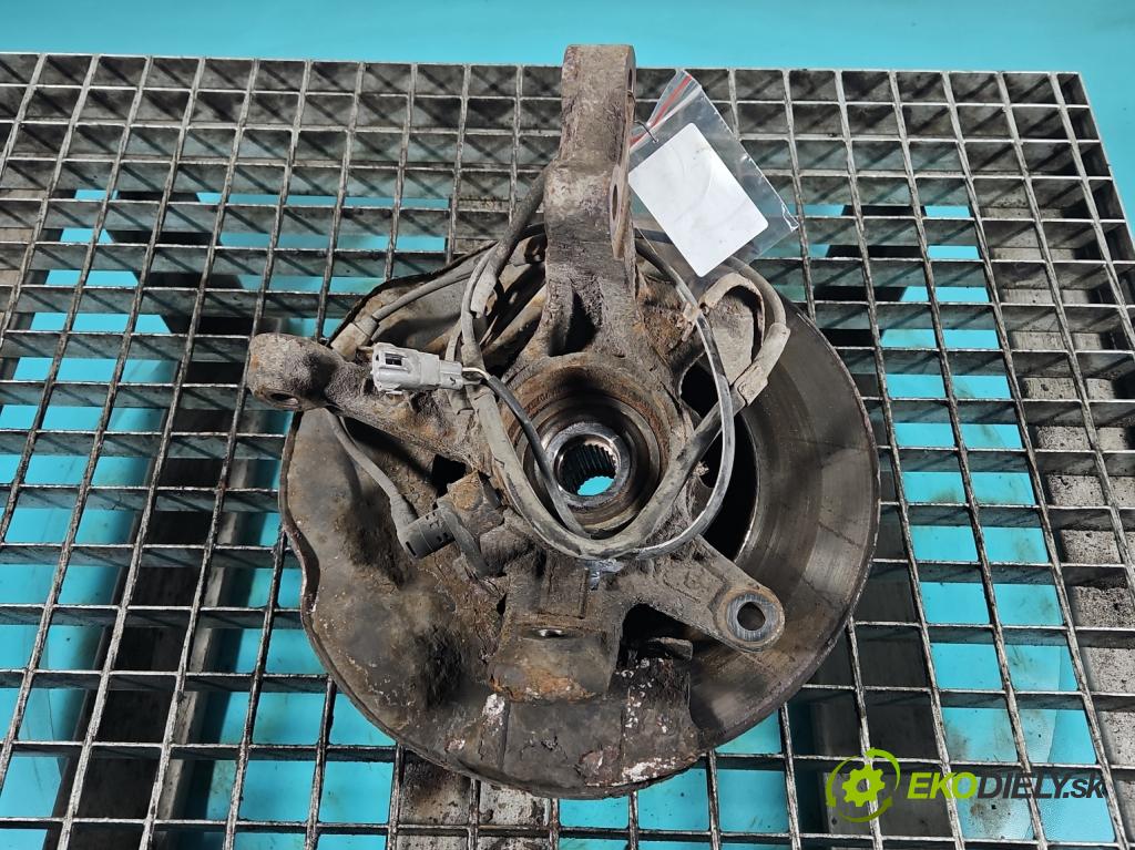 Toyota Rav4 II 2000-2005 2.0 d4d 116 HP manual 85 kW 1995 cm3 5- náboj ľavé  (Náboje)