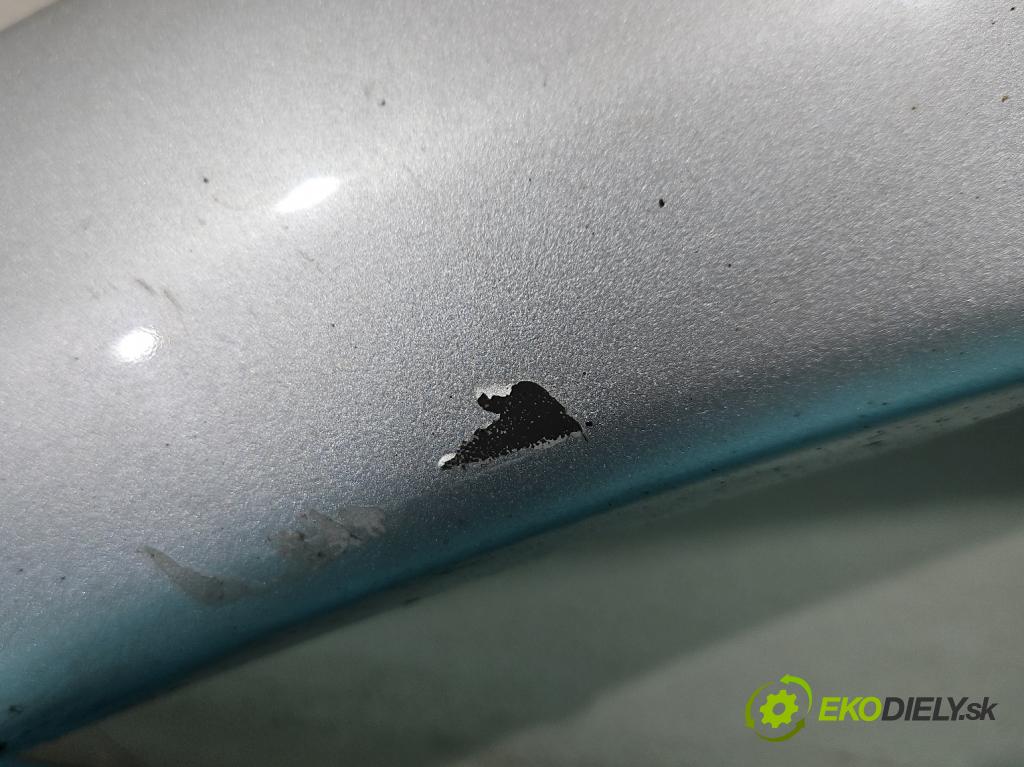 Toyota Rav4 II 2000-2005 2.0 d4d 116 hp manual 85 kW 1995 cm3 5- lišta blatník: zadní pravé 75605-42090 (Lišty)