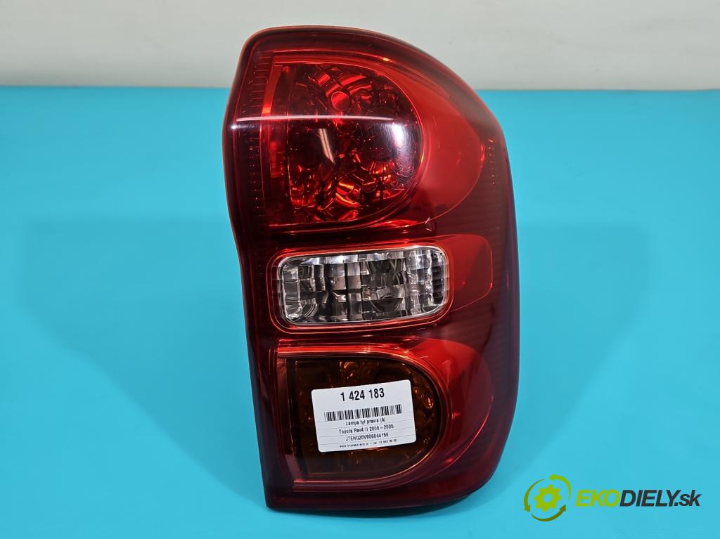Toyota Rav4 II 2000-2005 2.0 d4d 116 HP manual 85 kW 1995 cm3 5- svetlo / reflektor zadné pravé  (Kľučka dverí ostatné)