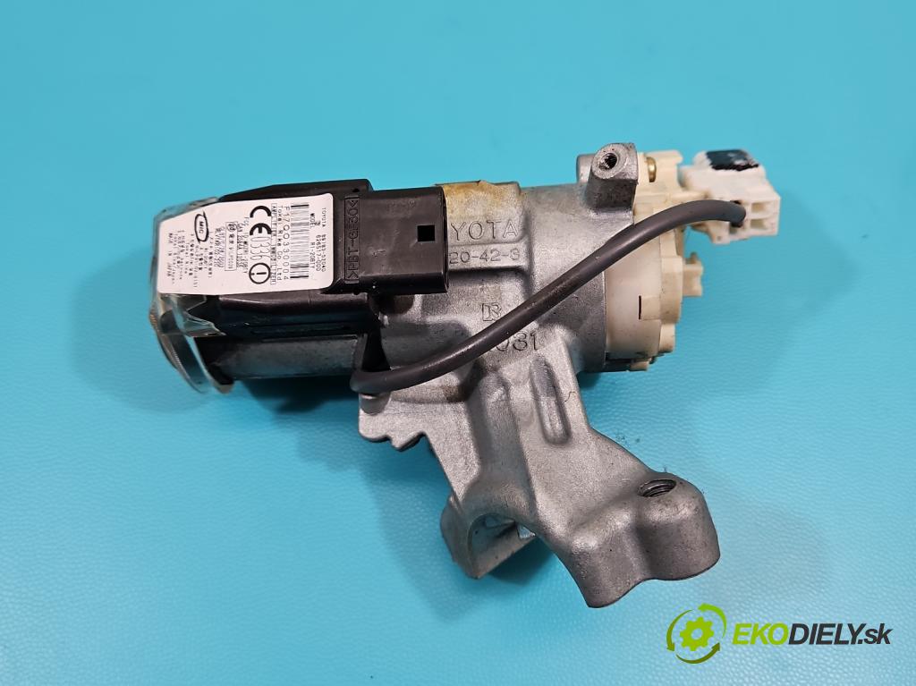 Toyota Rav4 II 2000-2005 2.0 d4d 116 HP manual 85 kW 1995 cm3 5- riadiaca jednotka motora 89661-42A10