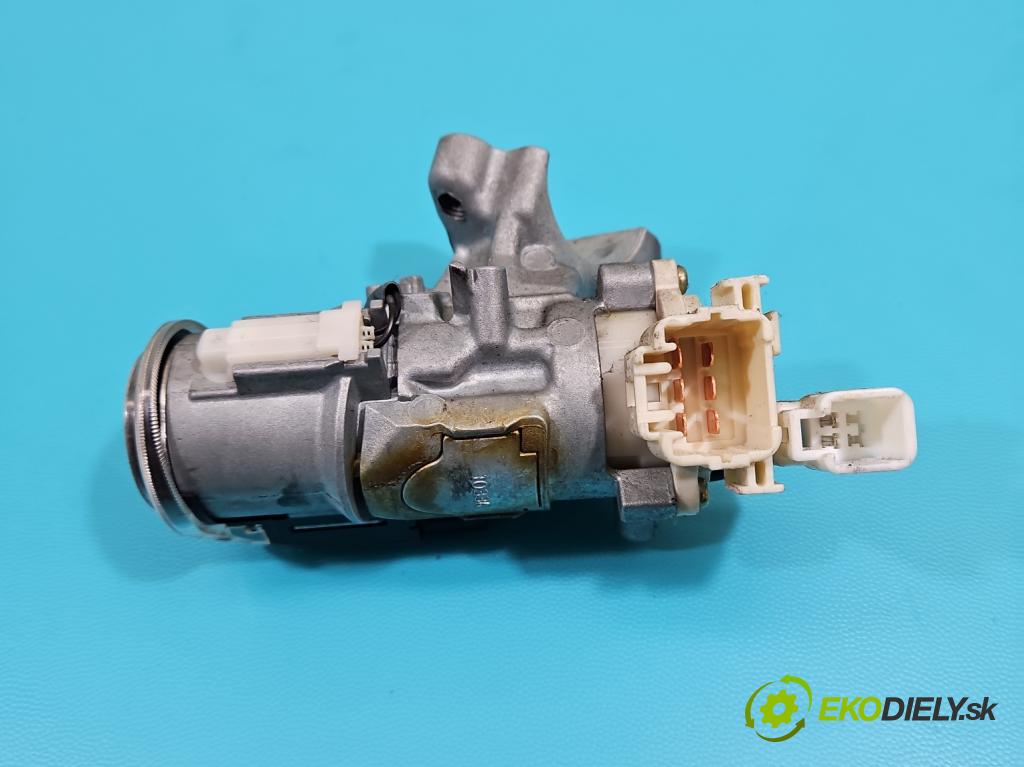 Toyota Rav4 II 2000-2005 2.0 d4d 116 HP manual 85 kW 1995 cm3 5- riadiaca jednotka motora 89661-42A10