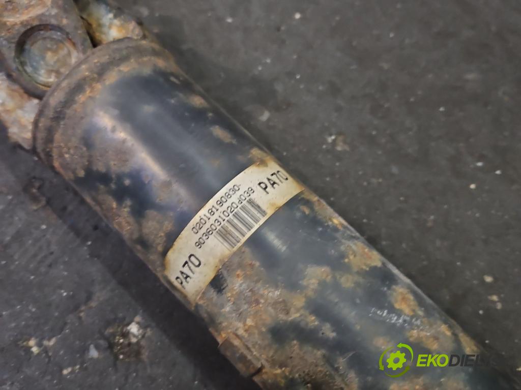 Toyota Rav4 II 2000-2005 2.0 d4d 116 HP manual 85 kW 1995 cm3 5- Hřídel: zadné  (Kardaňový hriadeľ)