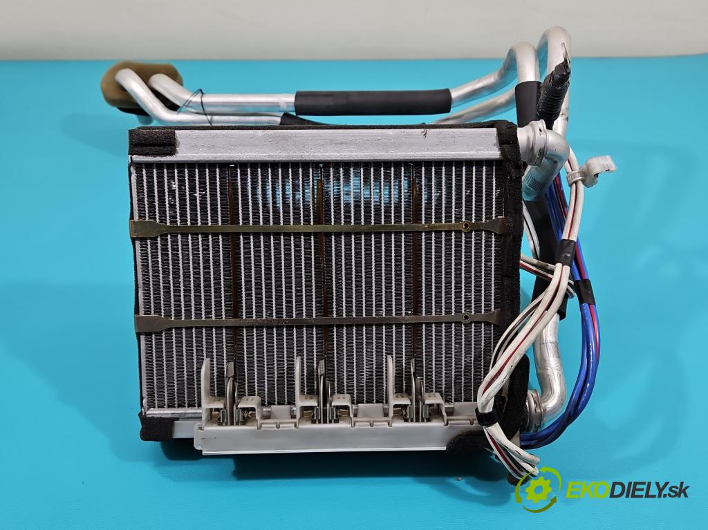 Toyota Rav4 II 2000-2005 2.0 d4d 116 HP manual 85 kW 1995 cm3 5- radiator  (Radiátor kúrenia)